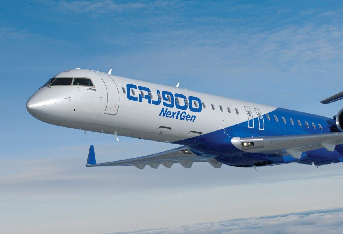 CRJ900 NextGen flying